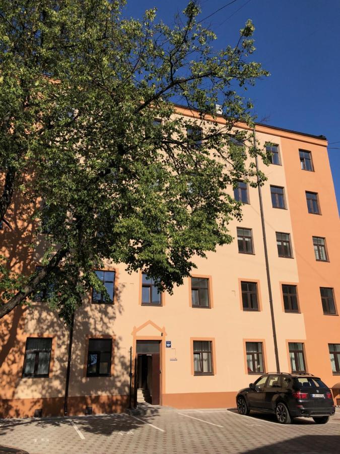 Pernavas Park & Bed Apartment Riga Exterior photo